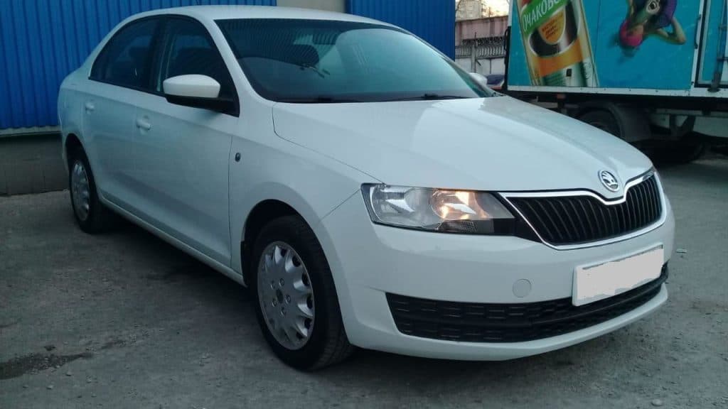 Покраска капота Skoda Rapid